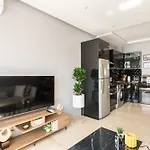 The Twenty-Six Palmier By Ib Signature - Design 1Bedroom Apt With Wifi, Parking, Self Check-In, 24 X7 Security - City View With Terrace - Walk To Cafes! City Centre, Tram