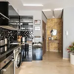 The Twenty-Six Palmier By Ib Signature - Design 1Bedroom Apt With Wifi, Parking, Self Check-In, 24 X7 Security - City View With Terrace - Walk To Cafes! City Centre, Tram