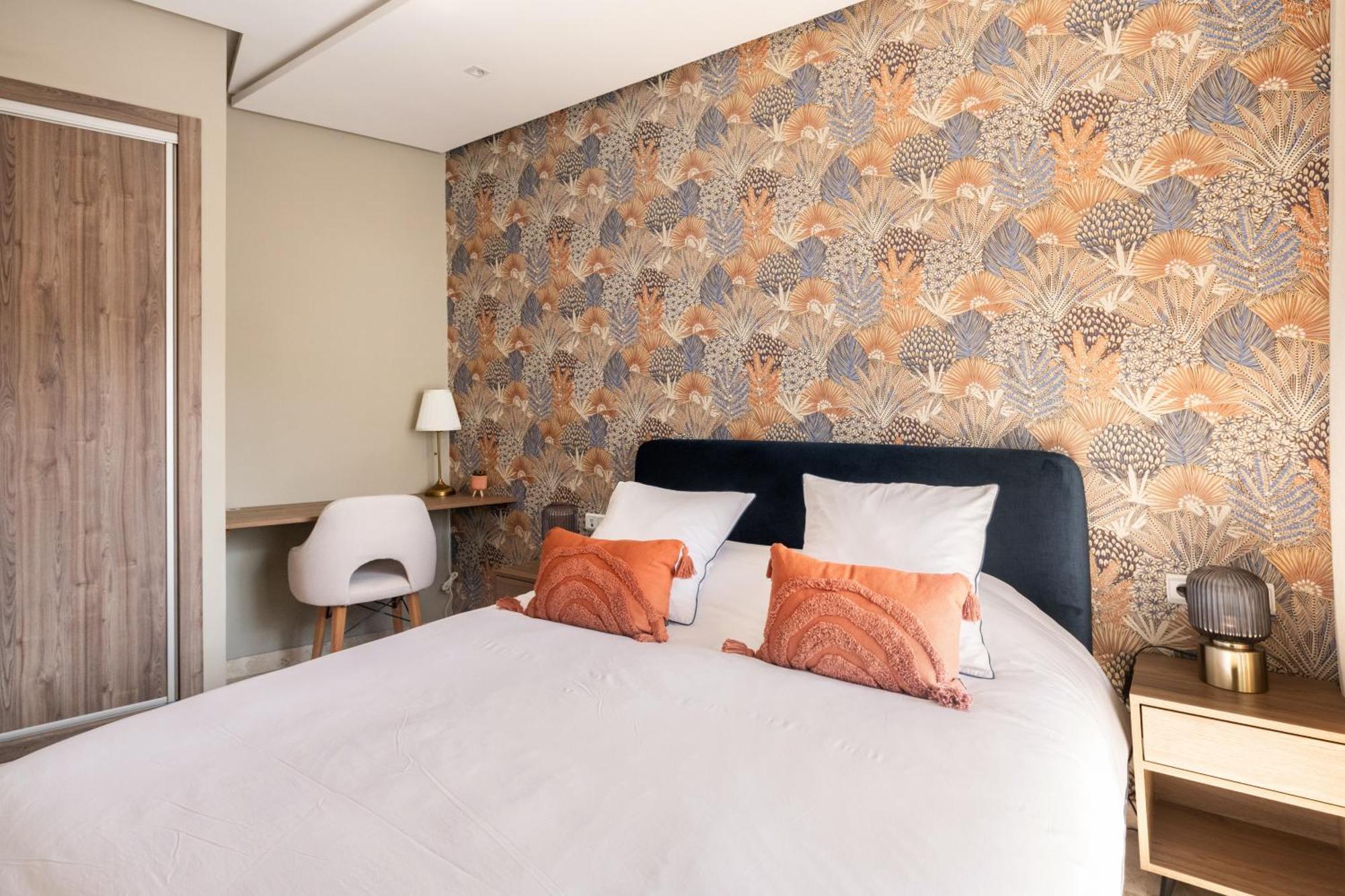 The Twenty-six Palmier By Ib Signature - Design 1bedroom With Wifi, Parking, Self Check-in, 24 X7 Security - View With Terrace - Walk To Cafes! Centre, Tram Apartamento